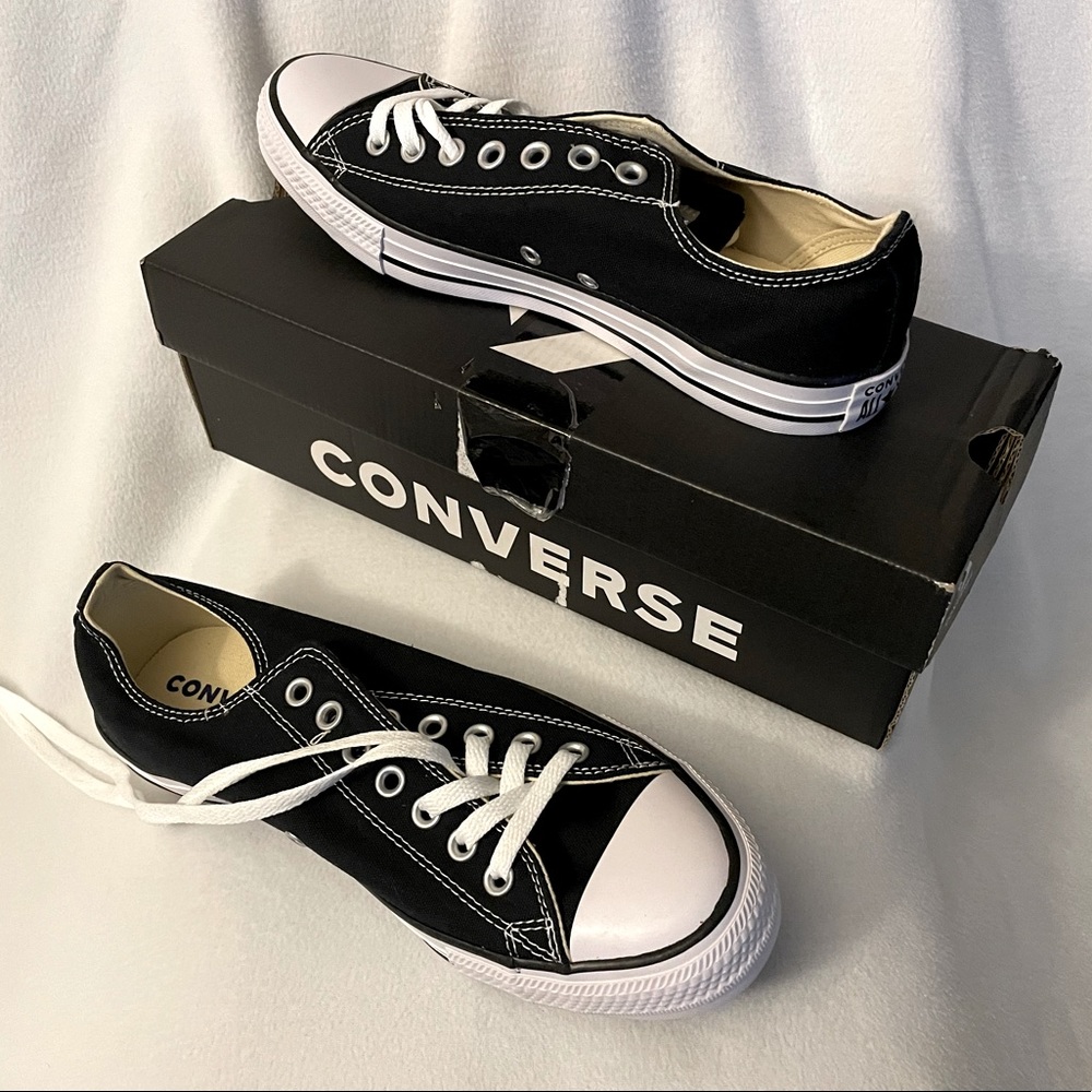 New with box Black Converse